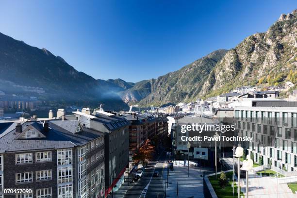 general council of andorra with jaume plensa sculptures, andorra - andorra la vella fotografías e imágenes de stock