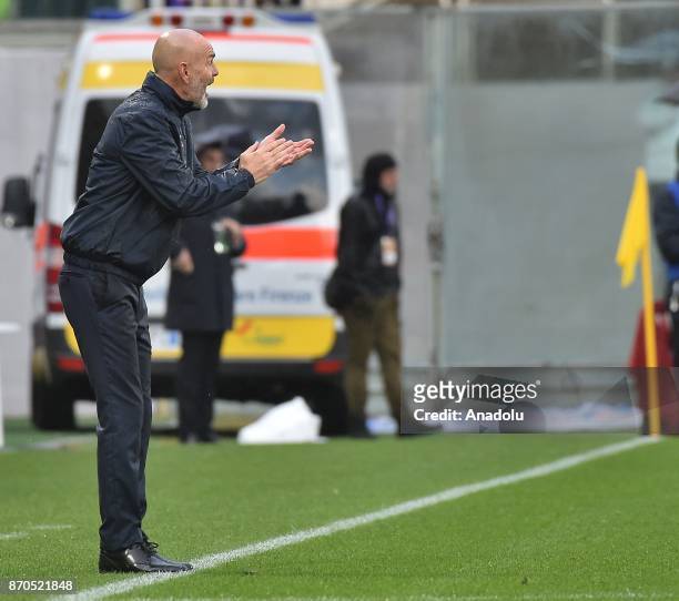 Head Coach of ACF Fiorentina Stefano Pioli gives tactics during Italian Serie A match between ACF Fiorentina and AS Roma at Stadio Artemio Franchi in...
