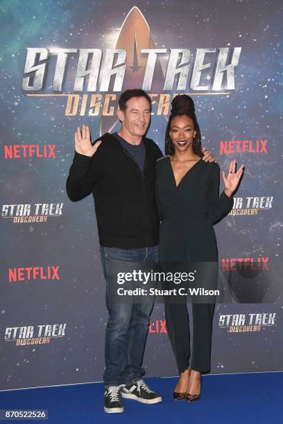 Actors Jason Isaacs and Sonequa Martin-Green attend the 'Star Trek: Discovery' photocall at Millbank Tower on November 5, 2017 in London, England.