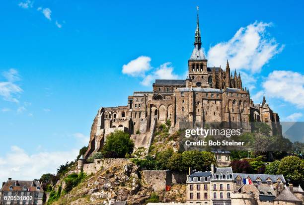 mont saint michel - mont saint michel abbey stock pictures, royalty-free photos & images