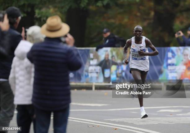 Geoffrey Kamworor of Kenya leads the field of the Professional Men's Division during the 2017 TCS New York City Marathon on November 5, 2017 in New...