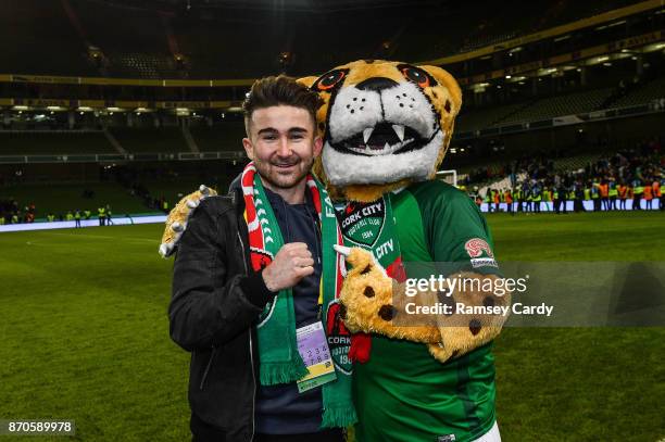 Dublin , Ireland - 5 November 2017; Former Cork City player Sean Maguire with Cork City mascot 'Corky The Cheetah' following the Irish Daily Mail FAI...