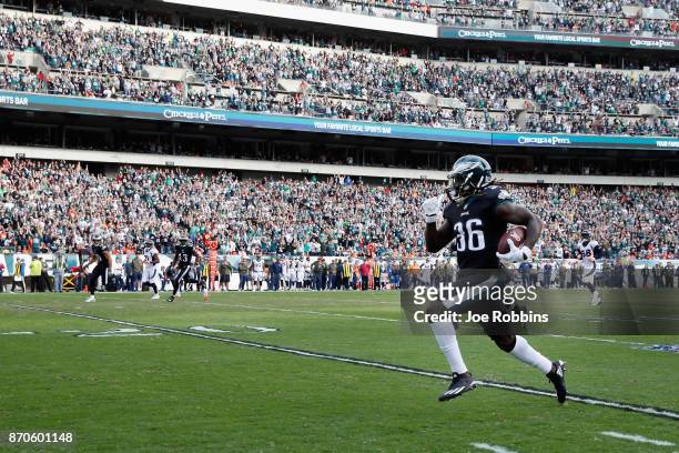 Running back Jay Ajayi of the Philadelphia Eagles runs the ball 46 yards for a touchdown against the Denver Broncos during the second quarter at...