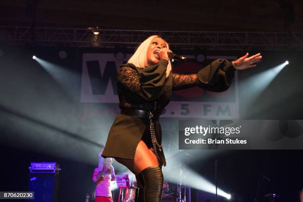 Singer Lil Mo performs for 18th Annual For Sisters Only at Walter E. Washington Convention Center on November 4, 2017 in Washington, DC.