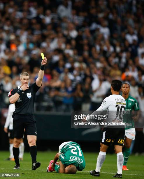 Jadson of Corinthians receives the yellow card during the match between Corinthians and Palmeiras for the Brasileirao Series A 2017 at Arena...