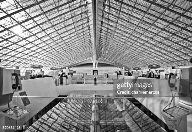 paris - charles de gaulle airport stock pictures, royalty-free photos & images