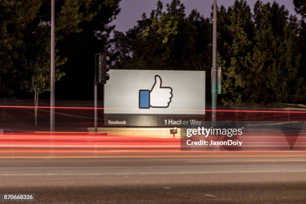 facebook-1 hacker manier - facebook headquarters stockfoto's en -beelden