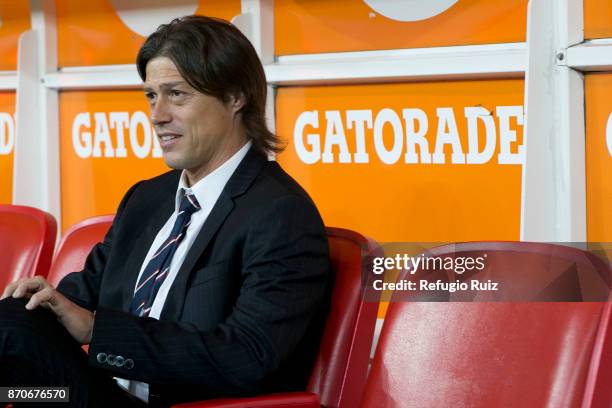 Matias Almeyda, coach of Chivas looks on during the 16th round match between Chivas and Atlas as part of the Torneo Apertura 2017 Liga MX at Chivas...