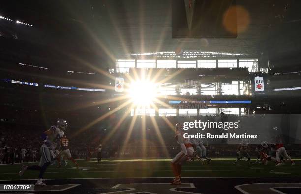 General view of play between the Kansas City Chiefs and the Dallas Cowboys at AT&T Stadium on November 5, 2017 in Arlington, Texas.