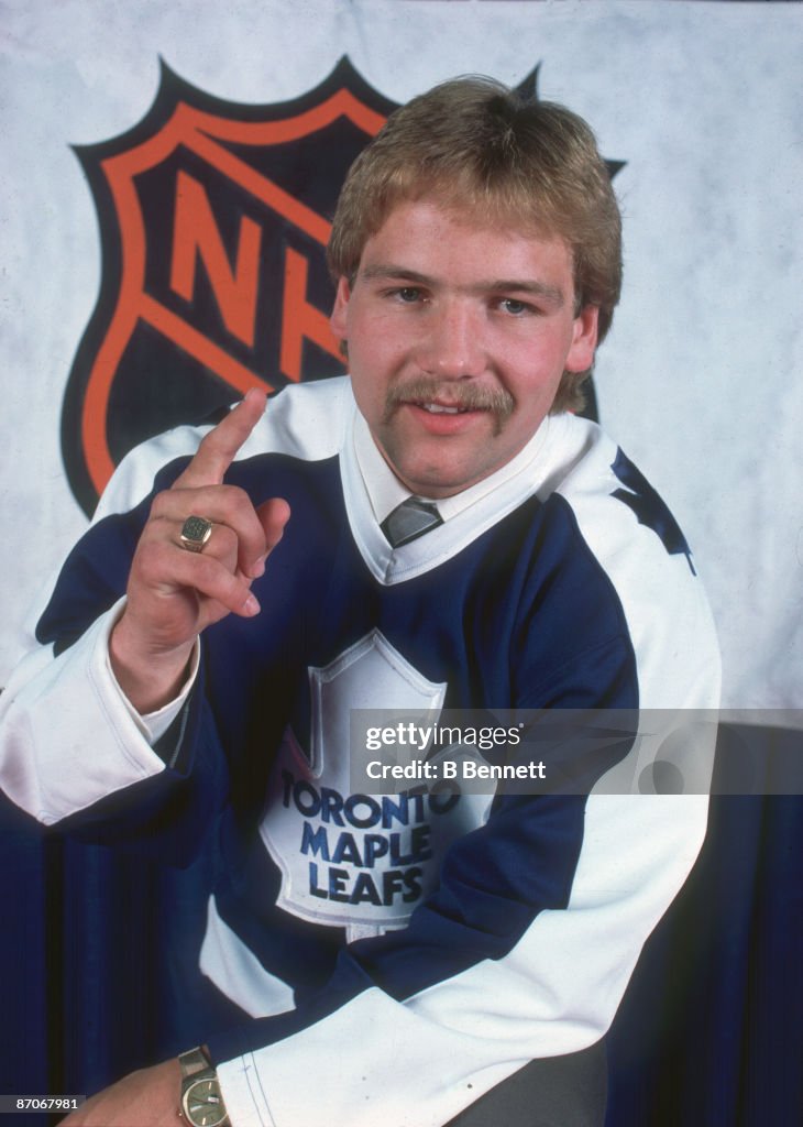 Weldon Clark Portrait of Canadian ice hockey player Wendel Clark in the jersey of ...