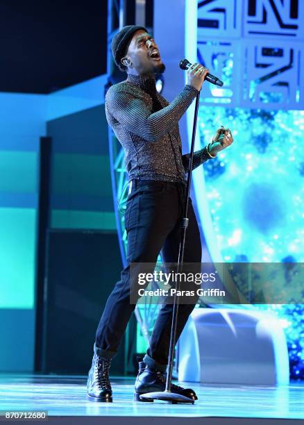 Luke James performs onstage at the 2017 Soul Train Awards, presented by BET, at the Orleans Arena on November 5, 2017 in Las Vegas, Nevada.