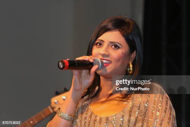 26 Singer Sunita Photos & High Res Pictures - Getty Images