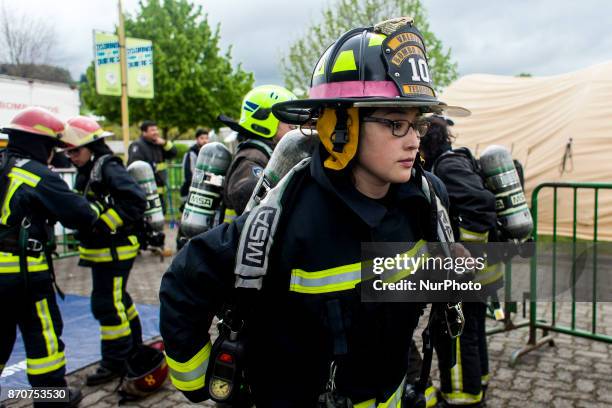 Osorno, Chile. 5 November 2017. Female firefighter. The competition &quot;Desafío bomberos de Chile 2017&quot; southern zone was held in the...