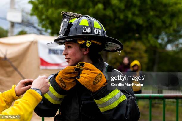 Osorno, Chile. 5 November 2017. Female firefighter. The competition &quot;Desafío bomberos de Chile 2017&quot; southern zone was held in the...