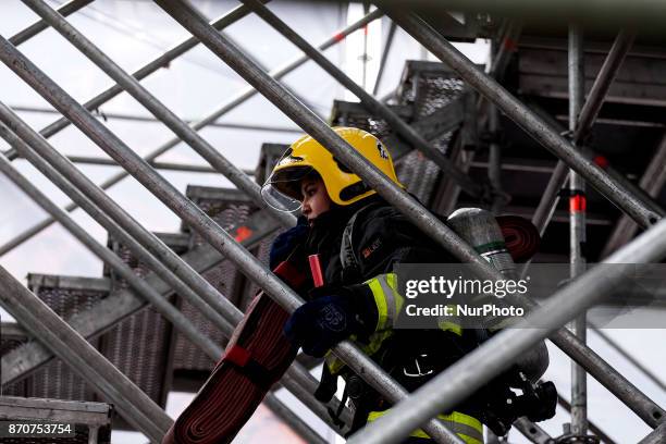 Osorno, Chile. 5 November 2017. The competition &quot;Desafío bomberos de Chile 2017&quot; southern zone was held in the Pleistocene park Chuyaca de...