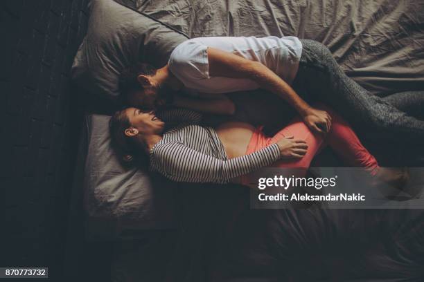 couple expecting a baby - girly pregnant stock pictures, royalty-free photos & images