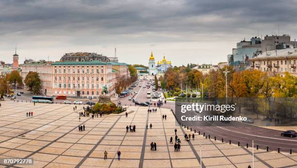saint sophia square or sofijivska square, kyiv, ukriaine - kiev fotografías e imágenes de stock