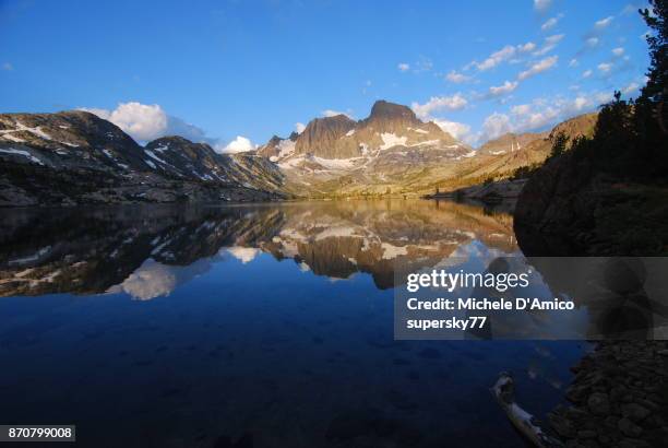 morning light on garnet lake - wildnisgebiet ansel adams stock-fotos und bilder