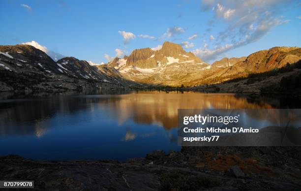 morning light on garnet lake - wildnisgebiet ansel adams stock-fotos und bilder