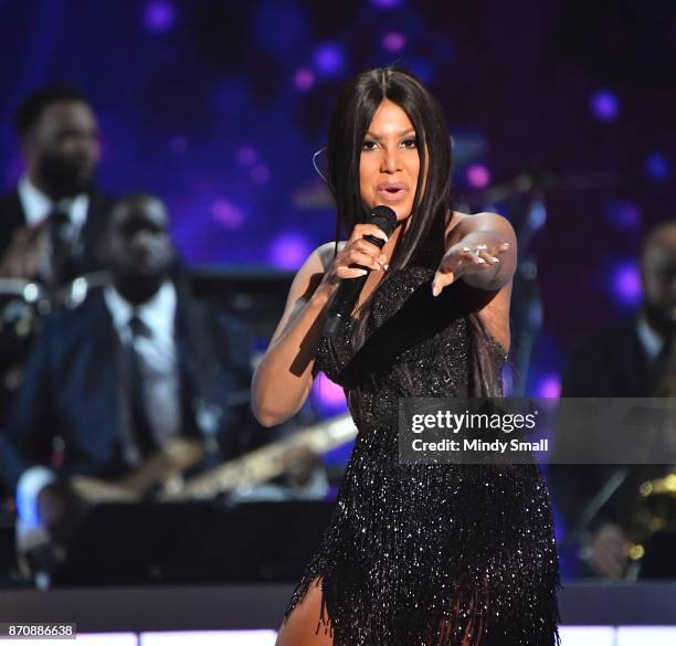 Toni Braxton Soul Train Awards 2017 Performance Toni Braxton 2017 Photos and Premium High Res Pictures - Getty Images