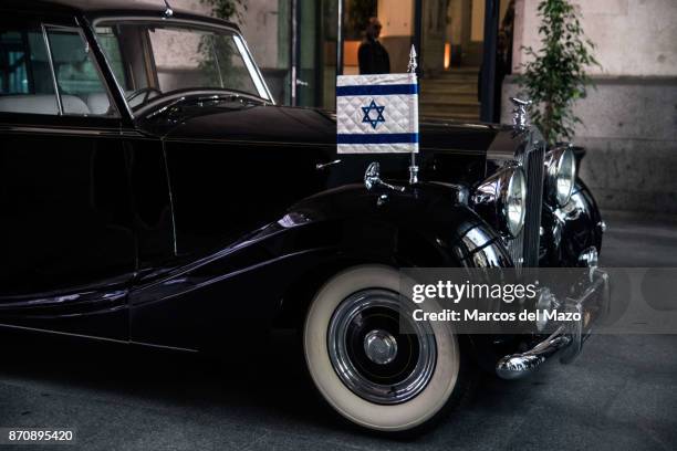 Car of President of Israel Reuven Rivlin arriving at the City Council.