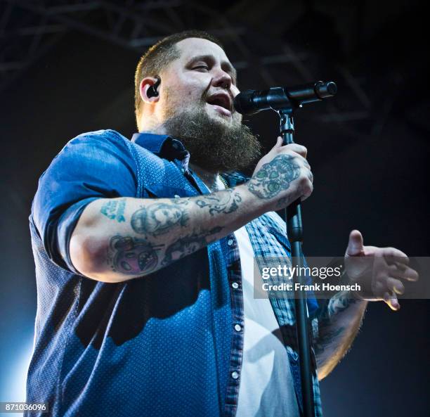 Graham Rorie Rory Graham Aka Ragnbone Man Photos and Premium High Res Pictures ...