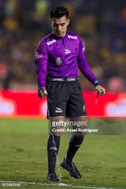 Referee Adonai Escobedo in action during the 16th round match between Tigres UANL and Necaxa as part of the Torneo Apertura 2017 Liga MX at...