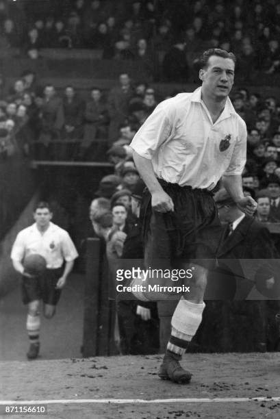 Nat Lofthouse of Bolton Wanderers and England running on to the pitch Circa 1955.
