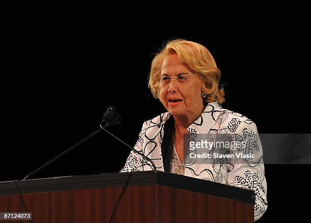 Journalist Liz Smith attends the Literacy Partners' 25th Anniversary "Evening of Readings" gala at the Koch Theater, Lincoln Center on May 11, 2009...