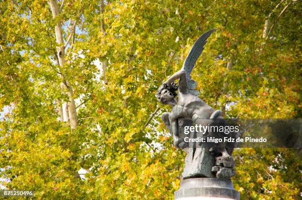 the fallen angel - retiro park - madrid - spain - parque del buen retiro bildbanksfoton och bilder