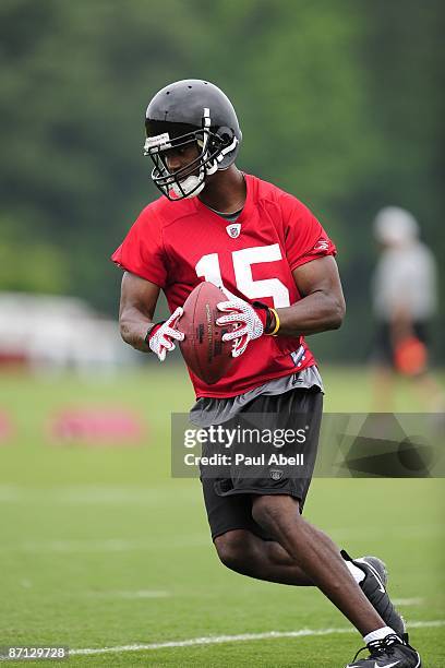 95 Aaron Kelly American Football Player Stock Photos, High-Res Pictures ...