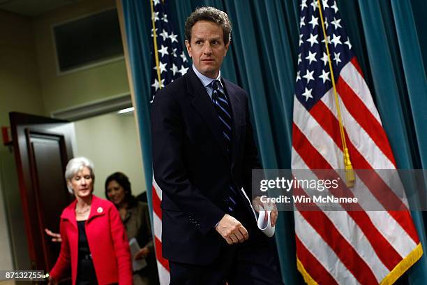 Treasury Secretary Timothy Geithner , Secretary of Health and Human Services Kathleen Sebelius and Secretary of Labor Hilda L. Solis arrive for a...