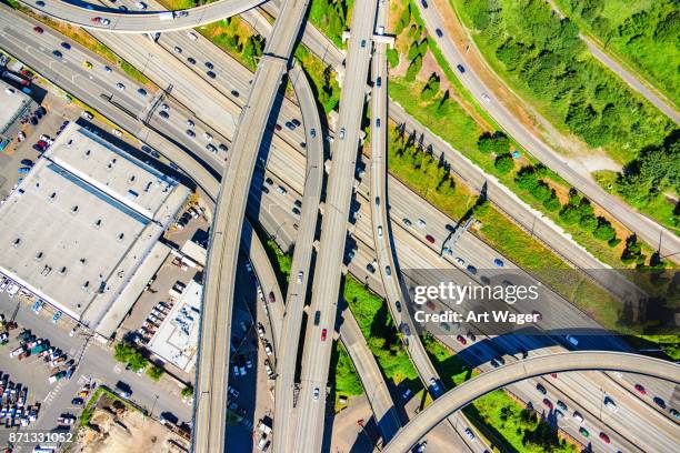urban freeway from above - king county washington state stock pictures, royalty-free photos & images
