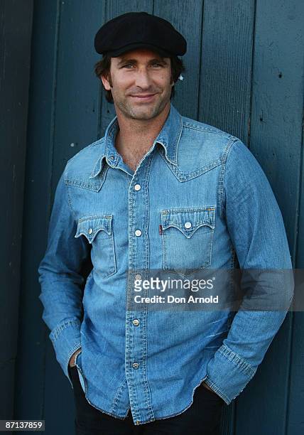 Pete Murray arrives for the ARIA Chart Awards 2009 at Doltone House on May 13, 2009 in Sydney, Australia.