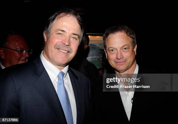 Wayne Roche, and Gary Sinise pose at the Hollywood Reporter, USO ...