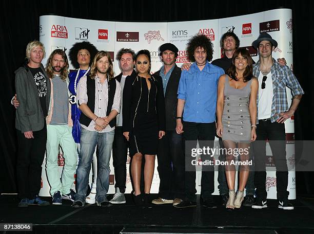 Aria Number 1 Chart Winners pose at the ARIA Chart Awards 2009 at Doltone House on May 13, 2009 in Sydney, Australia.