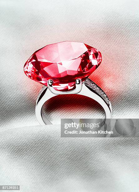 ruby ring - ruby ring stock pictures, royalty-free photos & images