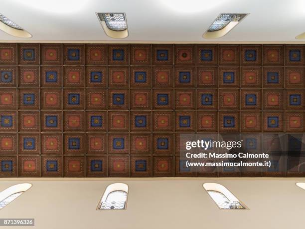 inside the church of foza (altopiano di asiago) - altopiano stockfoto's en -beelden