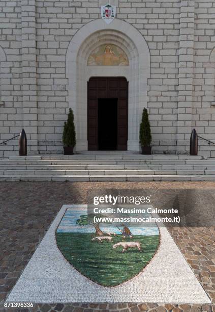 the church of foza (altopiano di asiago) - altopiano - fotografias e filmes do acervo