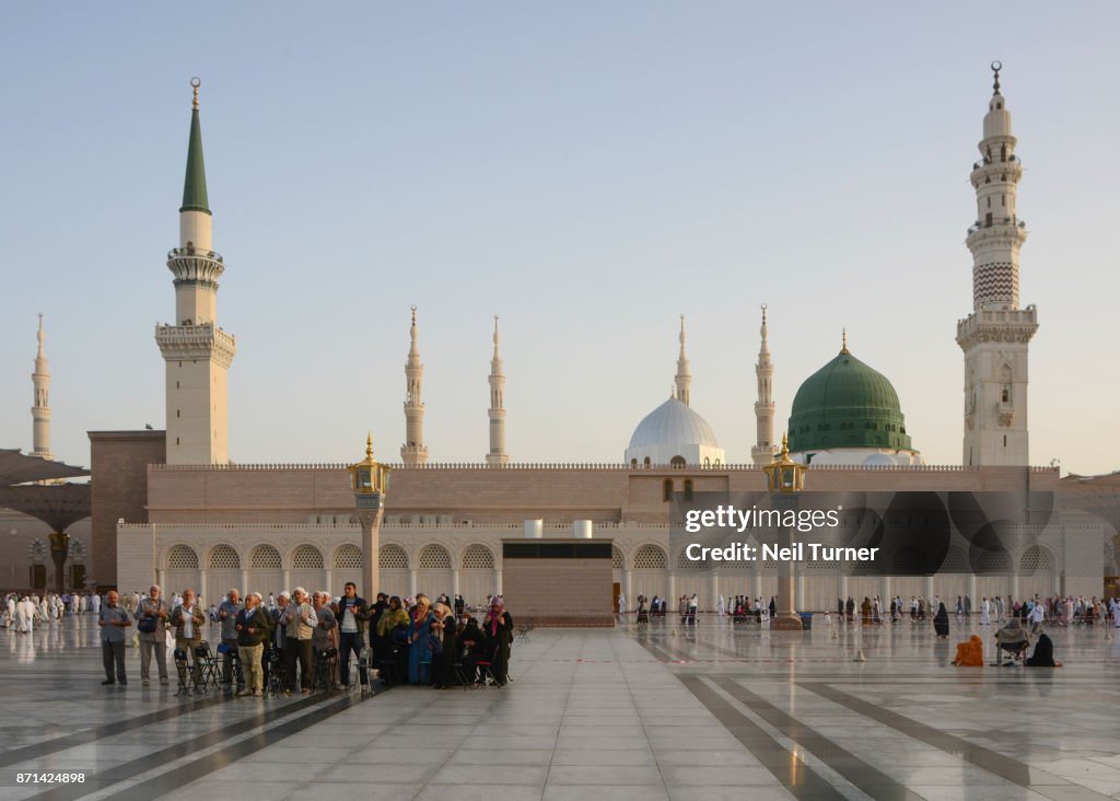 Muhammad's Rmosque The Prophets Mosque Medina Saudi Arabia High-Res Stock Photo - Getty Images