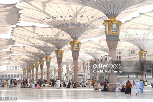 the tents of the prophet's mosque, medina, saudi arabia. - al madinah bildbanksfoton och bilder