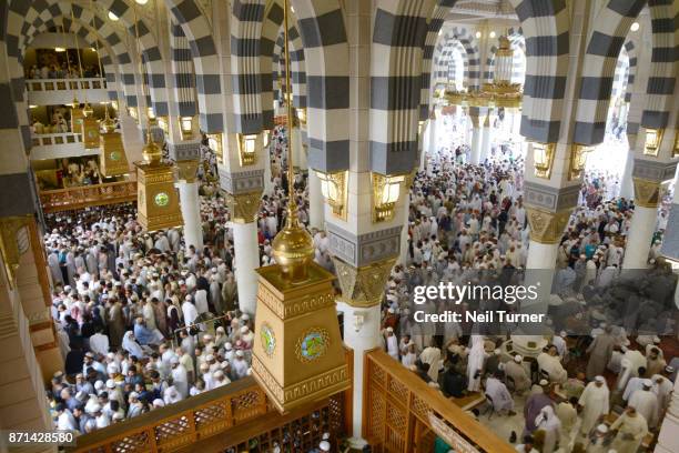 the prophet's mosque, medina, saudi arabia. - al masjid al nabawi stock-fotos und bilder