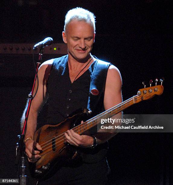 Sting performs "Roxanne"