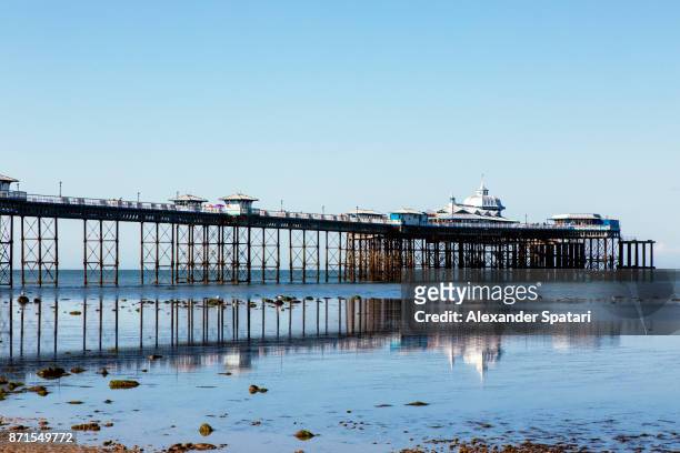 pier in llandudno, wales, uk - llandudno stock pictures, royalty-free photos & images