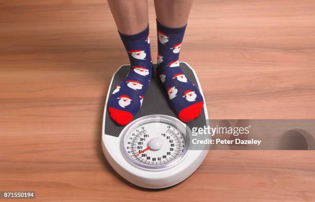 overweight after christmas - fat women in high heels 個照片及圖片檔