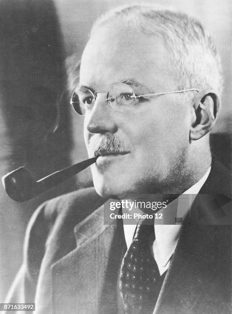 Allen Welsh Dulles . American diplomat and lawyer. Director of Central Intelligence Agency , during the early Cold War. Oversaw Operation PBSUCCESS,...