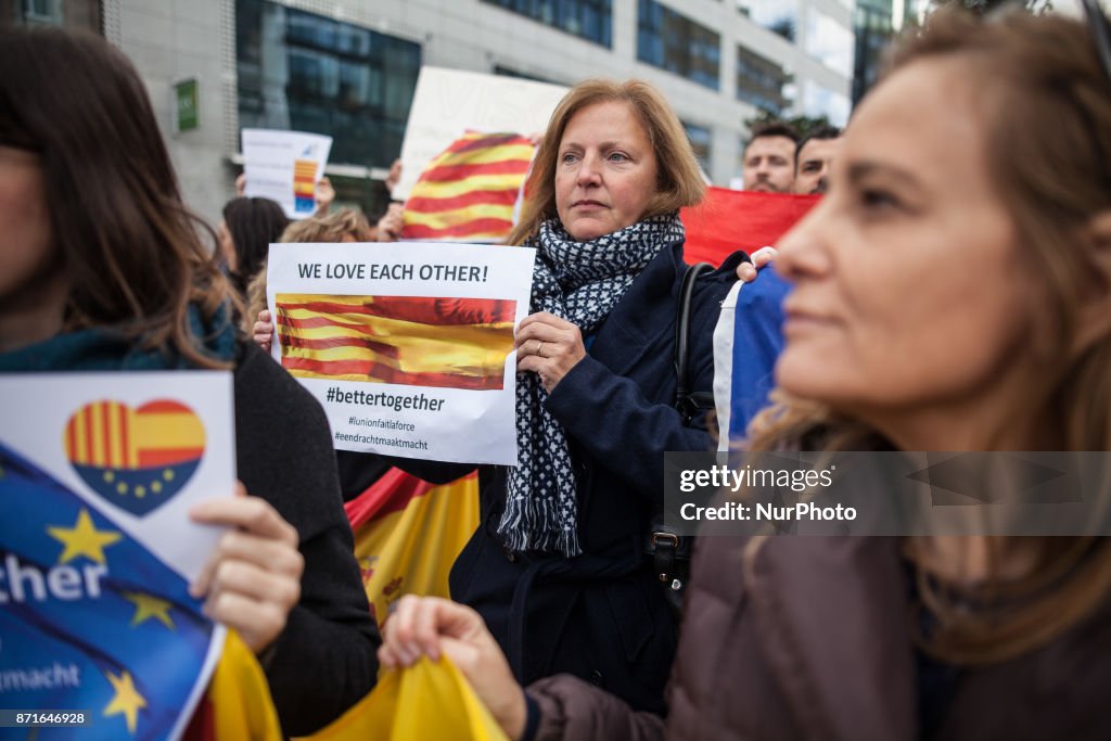 Spanish protesters in Brussels against independence of Catalonia