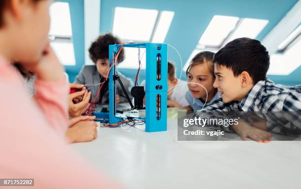 kids learning 3d printing in school - 3 d printer stock pictures, royalty-free photos & images