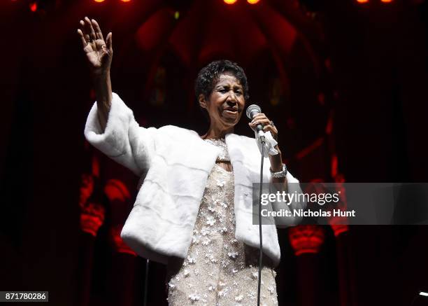 Aretha Franklin performs on stage at the Elton John AIDS Foundation Commemorates Its 25th Year And Honors Founder Sir Elton John During New York Fall...