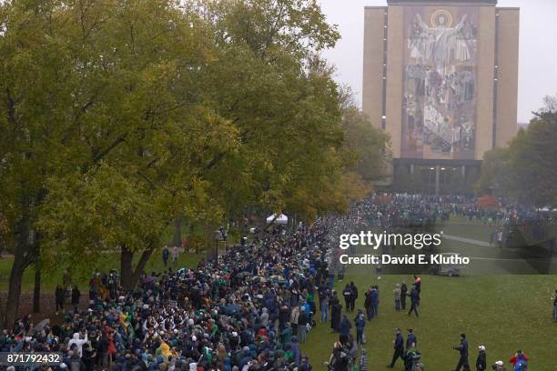 Michigan Touchdown Jesus 163 Touchdown Jesus Notre Dame Stock Photos, High-Res Pictures, and ...